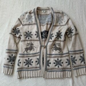 Orvis Women’s Cream and Gray Textured Sweater with blue winter highlights